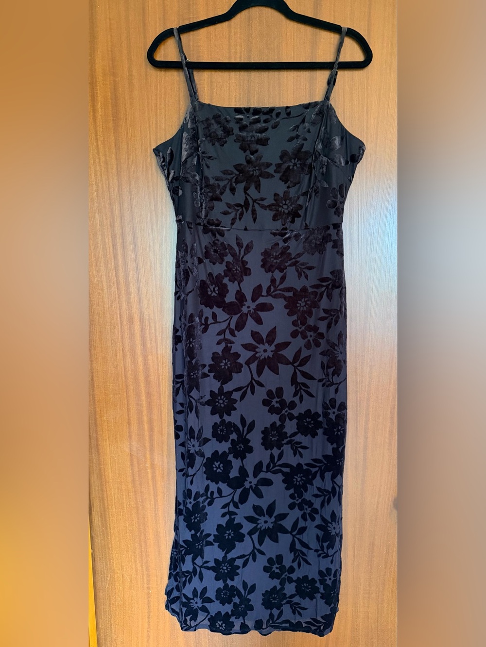 Taylor purple velvet dress